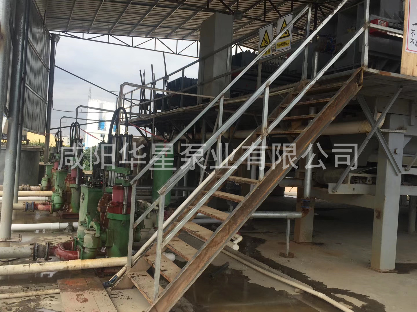 陶瓷柱塞泵使用現(xiàn)場河道調(diào)蓄池河道清淤現(xiàn)場 陶瓷柱塞泵使用現(xiàn)場河道調(diào)蓄池河道清淤現(xiàn)場